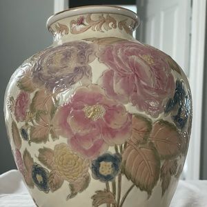 Victoria Moreland moss rose. Beautiful jar!